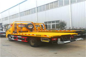 沅陵附近拖车救援搭电